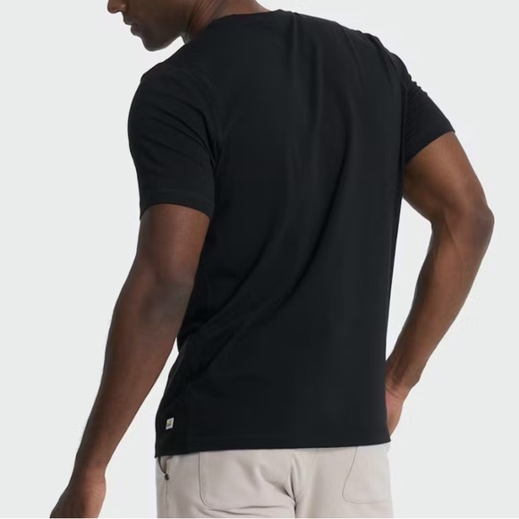 NEW Men’s Vuori Ever Performance Henley Black Large Active T-Shirt Buttery Soft - Picture 8 of 16